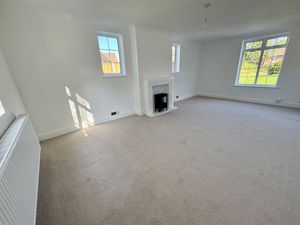 Lounge- click for photo gallery